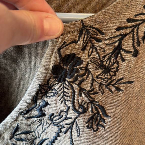 Maggie & Max brand Size 2X. Embroidered detail Boho Blouse. Like New - Picture 15 of 16